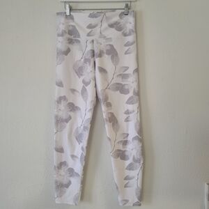 Aerie Leggings Chill Play Move HighWaist Floral White Gray Size L